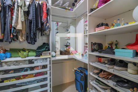 Casa de condomínio à venda com 600m², 5 quartos e 4 vagasCloset da Suíte 4 