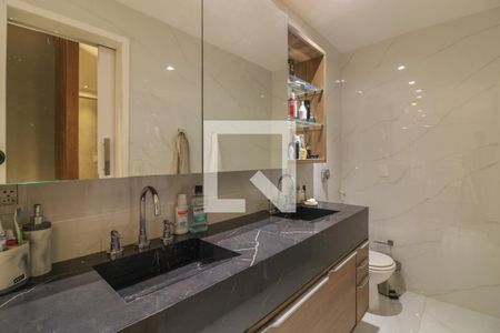 Casa de condomínio à venda com 600m², 5 quartos e 4 vagasBanheiro da Suíte 1