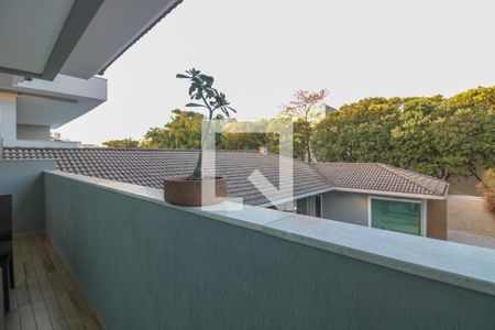 Casa de condomínio à venda com 600m², 5 quartos e 4 vagasVaranda da Suíte 3