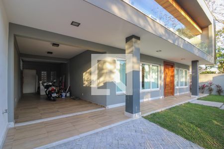 Casa de condomínio à venda com 600m², 5 quartos e 4 vagasEntrada