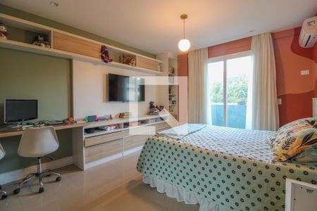 Casa de condomínio à venda com 600m², 5 quartos e 4 vagasSuíte 4 