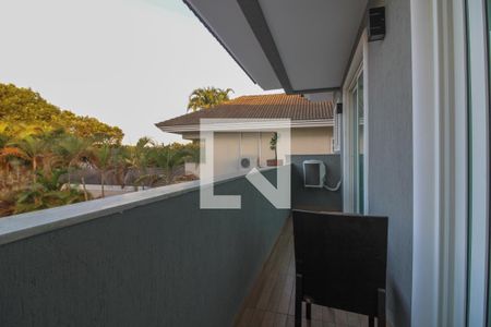 Casa de condomínio à venda com 600m², 5 quartos e 4 vagasVaranda da Suíte 3