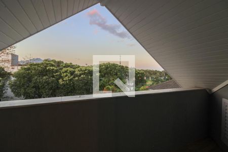Casa de condomínio à venda com 600m², 5 quartos e 4 vagasVaranda do Sótão 