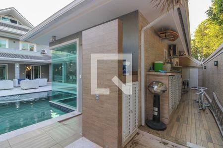 Casa de condomínio à venda com 600m², 5 quartos e 4 vagasÁrea de Serviço