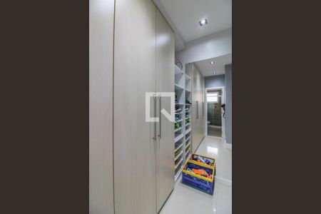 Casa de condomínio à venda com 600m², 5 quartos e 4 vagasCloset da Suíte 2