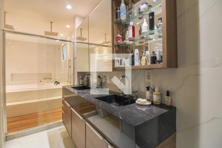 Casa de condomínio à venda com 600m², 5 quartos e 4 vagasBanheiro da Suíte 1