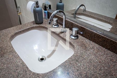 Apartamento à venda com 120m², 4 quartos e 2 vagasBanheiro da suíte 