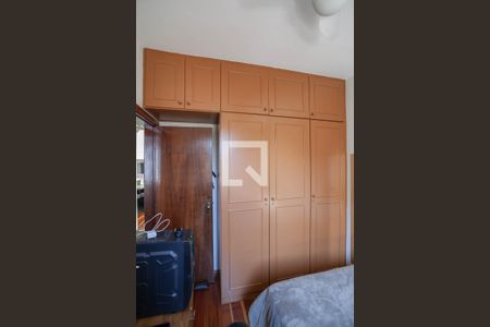 Apartamento à venda com 120m², 4 quartos e 2 vagasQuarto 2