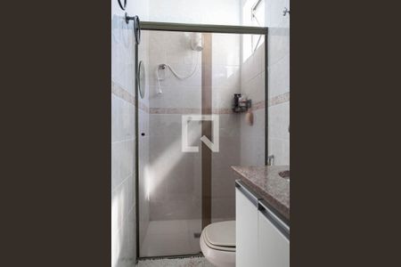 Apartamento à venda com 120m², 4 quartos e 2 vagasBanheiro da suíte 