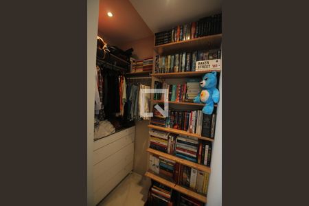 Apartamento à venda com 145m², 4 quartos e 2 vagasCloset da suíte 1