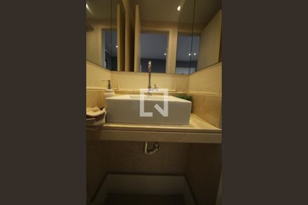 Apartamento à venda com 145m², 4 quartos e 2 vagasLavabo