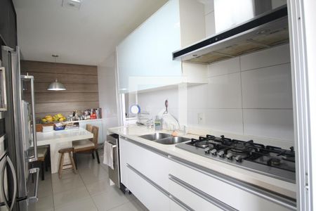 Apartamento à venda com 145m², 4 quartos e 2 vagasCozinha