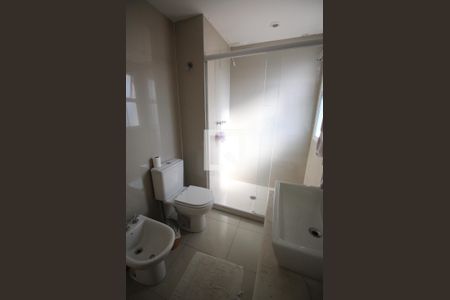 Apartamento à venda com 145m², 4 quartos e 2 vagas Apartamento à venda com 145m², 4 quartos e 2 vagasBanheiro Suite 2