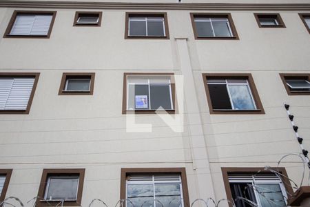 Apartamento para alugar com 42m², 2 quartos e 1 vaga Apartamento para alugar com 42m², 2 quartos e 1 vagaAdesivo