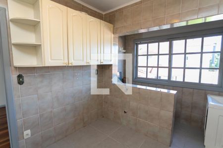 Casa à venda com 310m², 6 quartos e 6 vagasCozinha