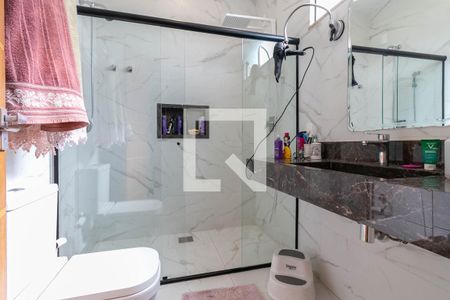 Casa à venda com 300m², 5 quartos e sem vagaBanheiro da Suíte