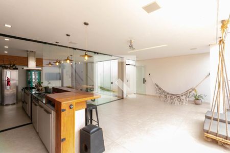 Espaço Gourmet de casa à venda com 5 quartos, 300m² em Carlos Prates, Belo Horizonte