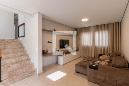Sala de casa à venda com 5 quartos, 300m² em Carlos Prates, Belo Horizonte