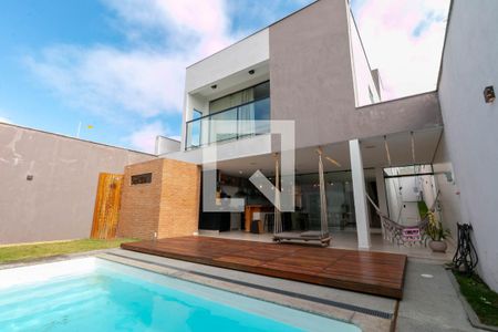 Casa à venda com 300m², 5 quartos e sem vagaPiscina