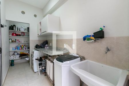 Casa à venda com 300m², 5 quartos e sem vagaÁrea de Serviço