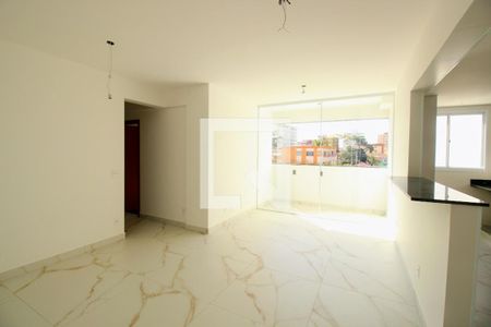 Sala de apartamento à venda com 3 quartos, 80m² em Santa Efigênia, Belo Horizonte