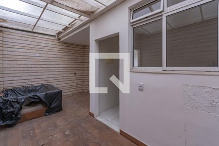 Casa à venda com 90m², 3 quartos e 1 vagaÁrea de Serviço