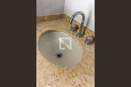 Apartamento para alugar com 66m², 2 quartos e 1 vaga Apartamento para alugar com 66m², 2 quartos e 1 vagaBanheiro da Suíte 1