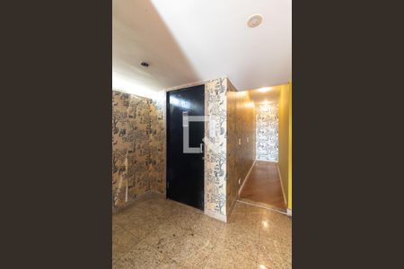 Apartamento à venda com 235m², 2 quartos e 2 vagas Apartamento à venda com 235m², 2 quartos e 2 vagasCorredor