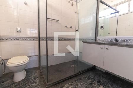 Apartamento à venda com 235m², 2 quartos e 2 vagas Apartamento à venda com 235m², 2 quartos e 2 vagasBanheiro da Suíte 2
