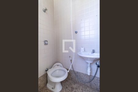 Apartamento à venda com 235m², 2 quartos e 2 vagas Apartamento à venda com 235m², 2 quartos e 2 vagasBanheiro de Serviço