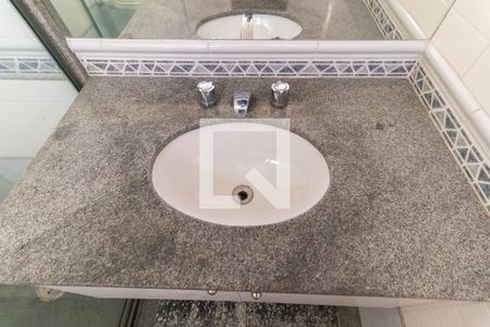 Apartamento à venda com 235m², 2 quartos e 2 vagas Apartamento à venda com 235m², 2 quartos e 2 vagasBanheiro da Suíte 2