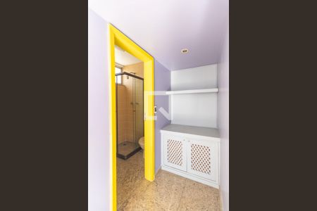 Apartamento à venda com 235m², 2 quartos e 2 vagas Apartamento à venda com 235m², 2 quartos e 2 vagasBanheiro da Suíte 1