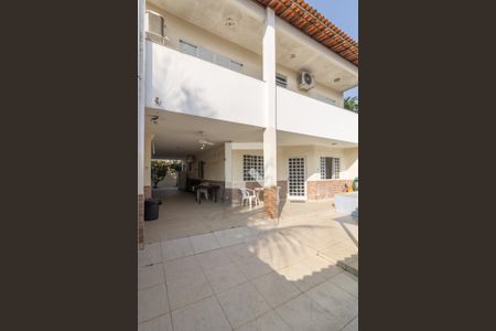 Casa de condomínio à venda com 200m², 5 quartos e 4 vagasÁrea externa