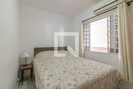 Casa de condomínio à venda com 200m², 5 quartos e 4 vagasQuarto 3