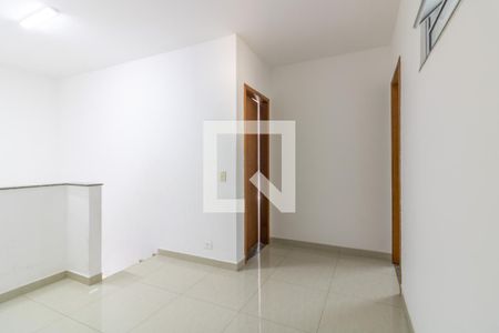 Casa de condomínio à venda com 200m², 5 quartos e 4 vagasCorredor