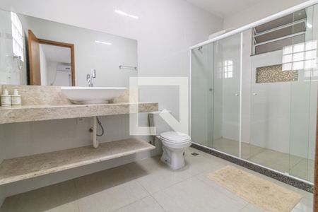 Casa de condomínio à venda com 200m², 5 quartos e 4 vagasSuíte 2 - Banheiro