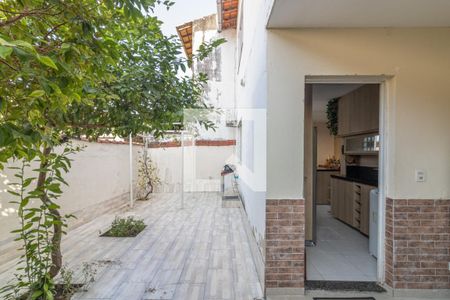 Casa de condomínio à venda com 200m², 5 quartos e 4 vagasÁrea externa