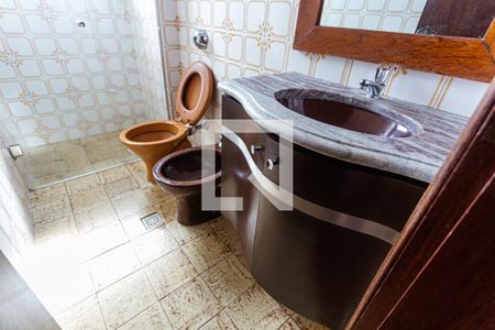 Apartamento para alugar com 72m², 2 quartos e 1 vaga Apartamento para alugar com 72m², 2 quartos e 1 vagaArmário do Banheiro Social