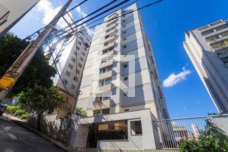 Apartamento para alugar com 72m², 2 quartos e 1 vaga Apartamento para alugar com 72m², 2 quartos e 1 vagaFachada