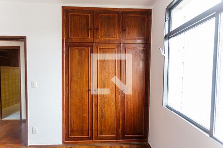 Apartamento para alugar com 72m², 2 quartos e 1 vaga Apartamento para alugar com 72m², 2 quartos e 1 vagaArmário do Quarto 1
