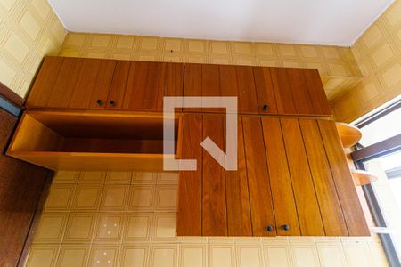 Apartamento para alugar com 72m², 2 quartos e 1 vaga Apartamento para alugar com 72m², 2 quartos e 1 vagaArmário da Cozinha