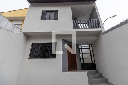 Casa à venda com 119m², 3 quartos e 2 vagas Casa à venda com 119m², 3 quartos e 2 vagasFachada
