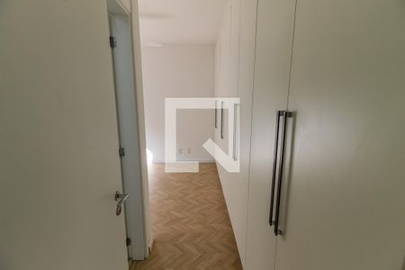 Apartamento à venda com 76m², 3 quartos e 2 vagasSuíte - armários