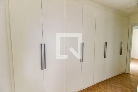 Apartamento à venda com 76m², 3 quartos e 2 vagasSuíte - armários