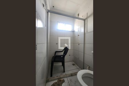 Banheiro de kitnet/studio para alugar com 1 quarto, 15m² em Itapuã, Salvador