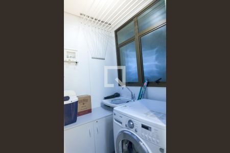 Apartamento à venda com 76m², 2 quartos e 2 vagasÁrea de Serviço