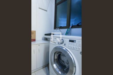 Apartamento à venda com 76m², 2 quartos e 2 vagasÁrea de Serviço