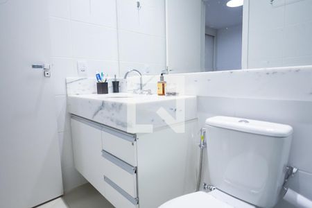 Apartamento à venda com 76m², 2 quartos e 2 vagasBanheiro suite 2