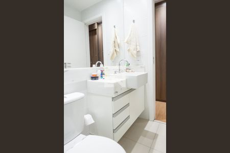 Apartamento à venda com 76m², 2 quartos e 2 vagasbanheiro suite 1
