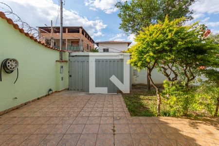Casa à venda com 350m², 3 quartos e 4 vagasEntrada